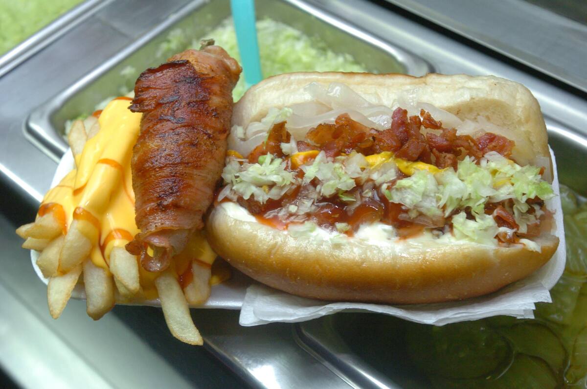 3.- HOT DOGS
Ingredientes:
Calorías:
¿Opción más saludable?