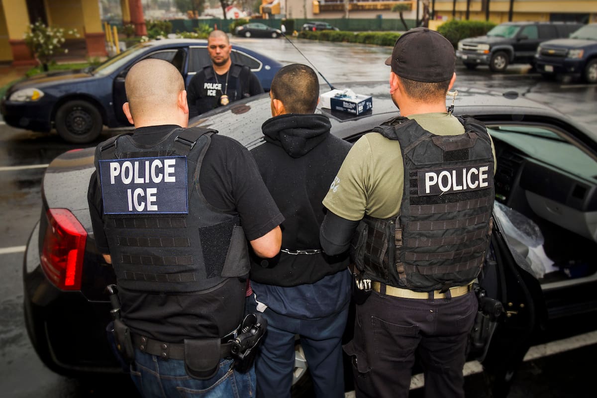 Alguacil de EE.UU. es detenido por un error de ICE en Arizona