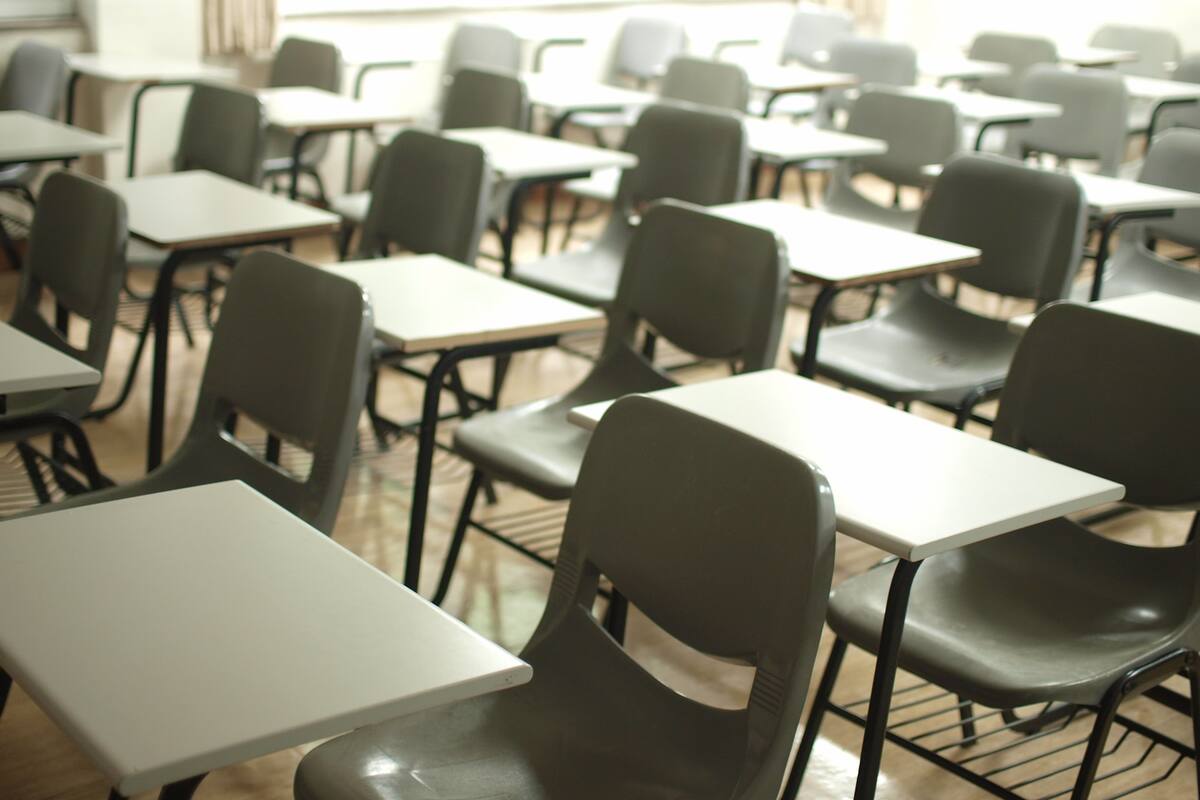 Juez suspende eliminación de grados escolares