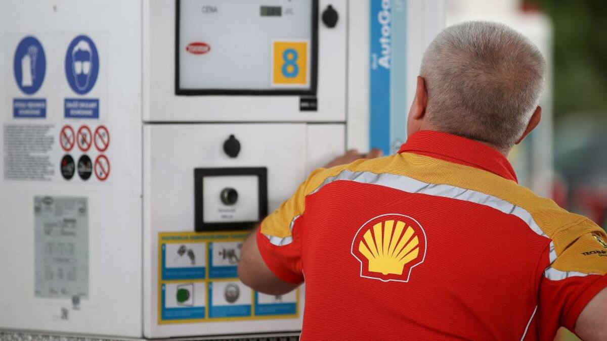Actualmente, Shell cuenta con 214 estaciones de servicio en el país, de las cuales la mayoría opera bajo concesionarios, según datos de PETROIntelligence. Con esta adquisición, Iconn sumará estos puntos a su portafolio, el cual ya incluye 285 permisos para operar gasolineras bajo la marca Petro Seven, siendo la segunda empresa privada con más permisos en México.