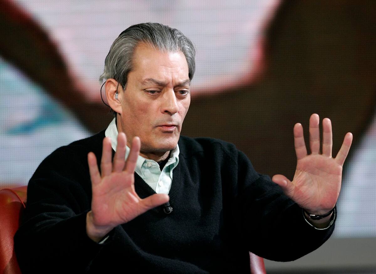 El autor estadounidense Paul Auster la grabación del programa de televisión 'Che tempo che fa', en Milán, Italia, el 25 de marzo de 2009.
