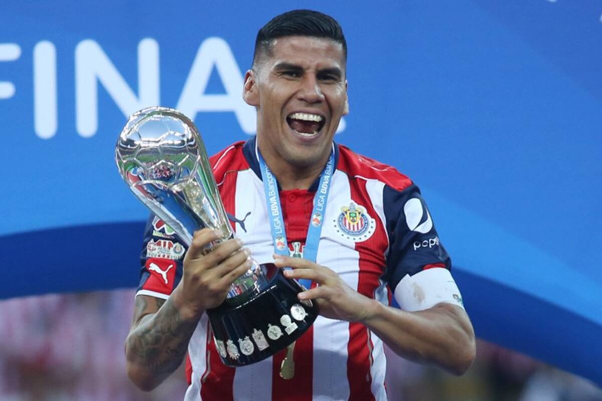 Carlos Salcido anunció su retiro al final del Apertura 2019