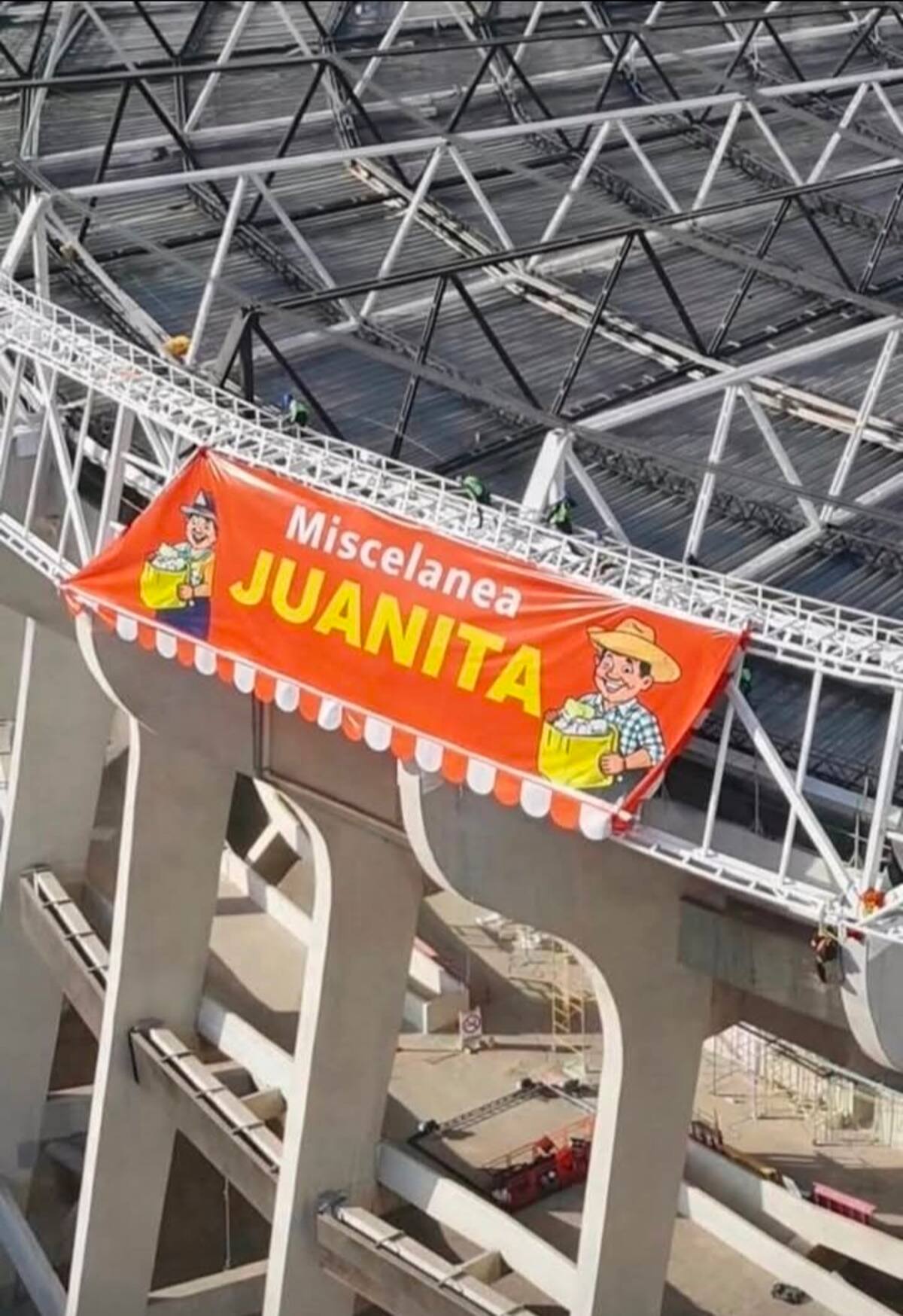 Las redes sociales se encargaron de crear memes y fotografías generadas por IA a causa de las supuestas lonas del Estadio Azteca.