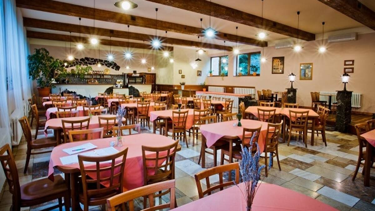 Contemplan restauranteros establecidos en el municipio incrementar sus ventas y disminuir pérdidas por medio del turismo médico l Foto; Archivo
