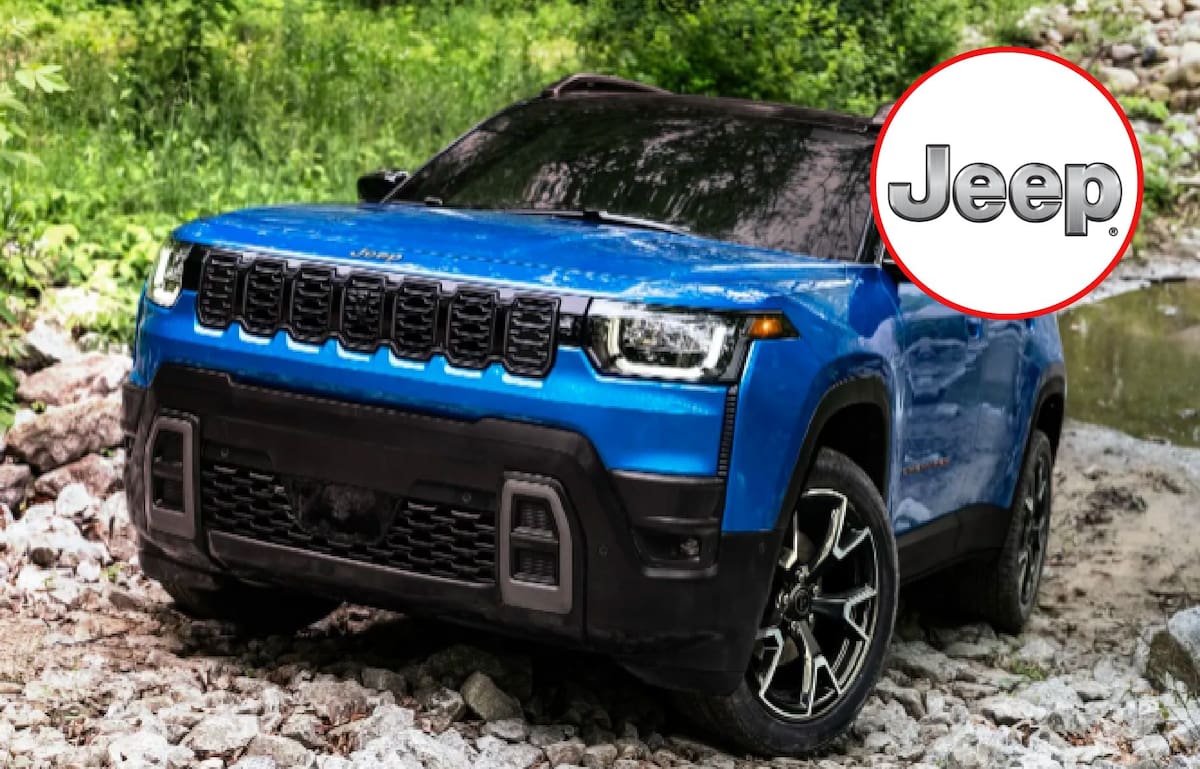 No precisó si se tratará de un sistema híbrido convencional o de un híbrido enchufable (PHEV), tecnología que ya implementa en otros modelos de su gama SUV. Foto: Canva/Jeep/PNGWing.