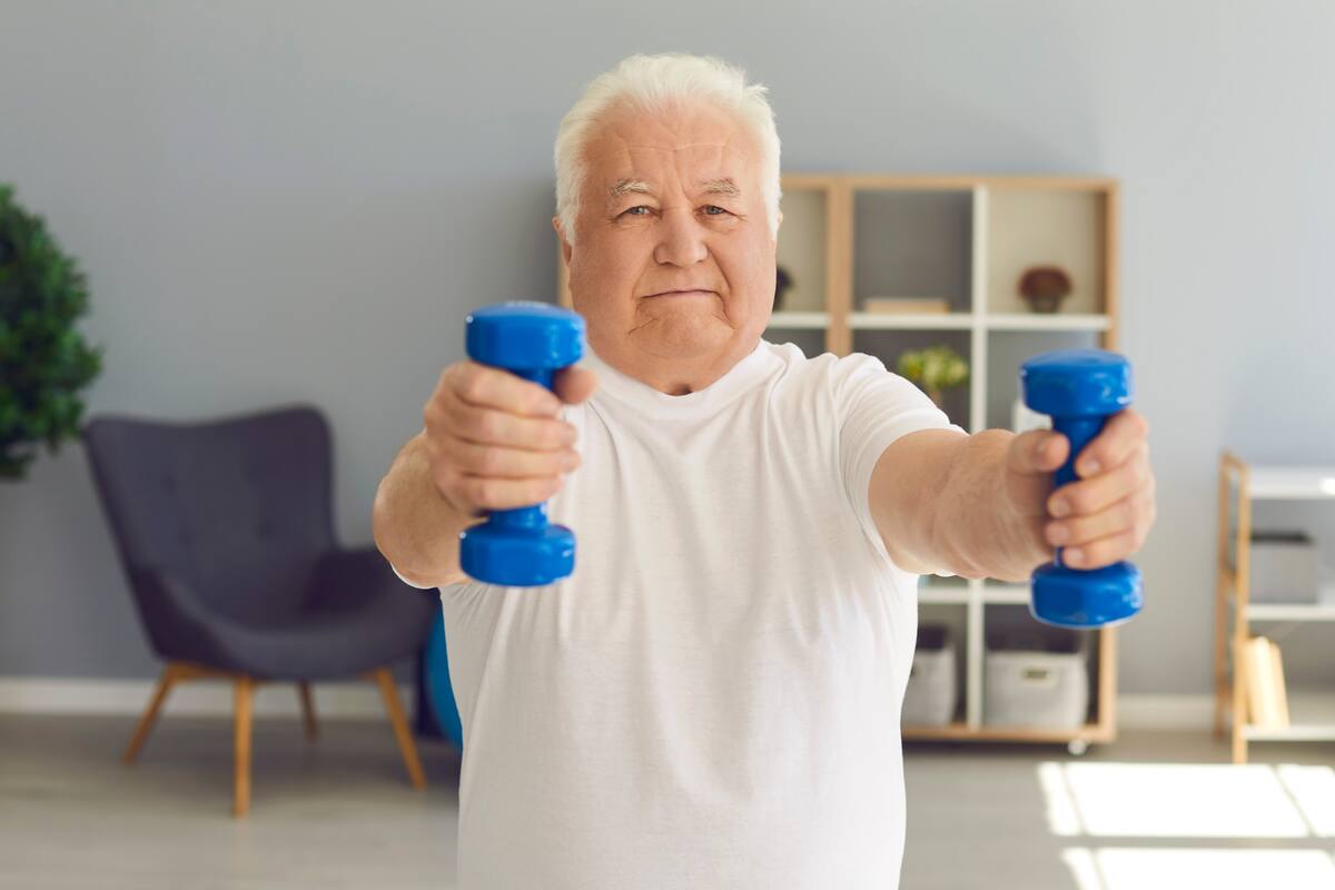 Estos ejercicios pueden ayudar a mitigar los efectos del deterioro físico común al envejecer
