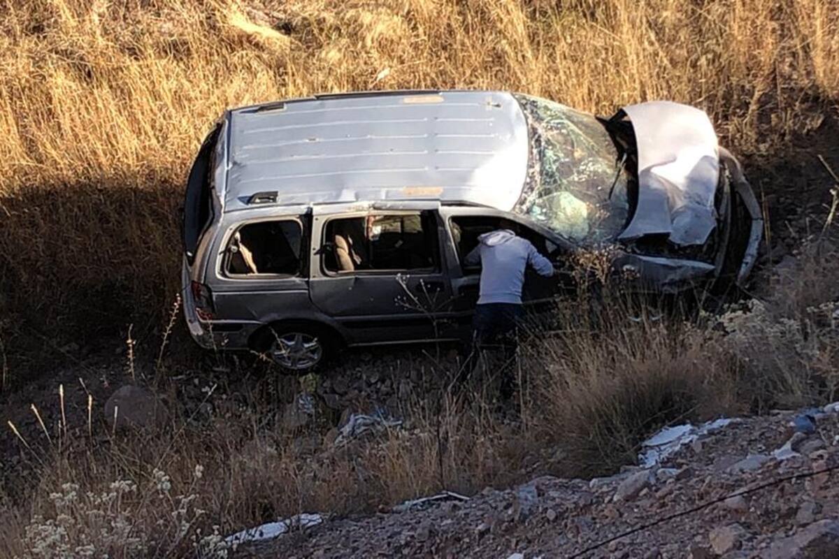 Aparatoso choque en Nogales dejó dos lesionados