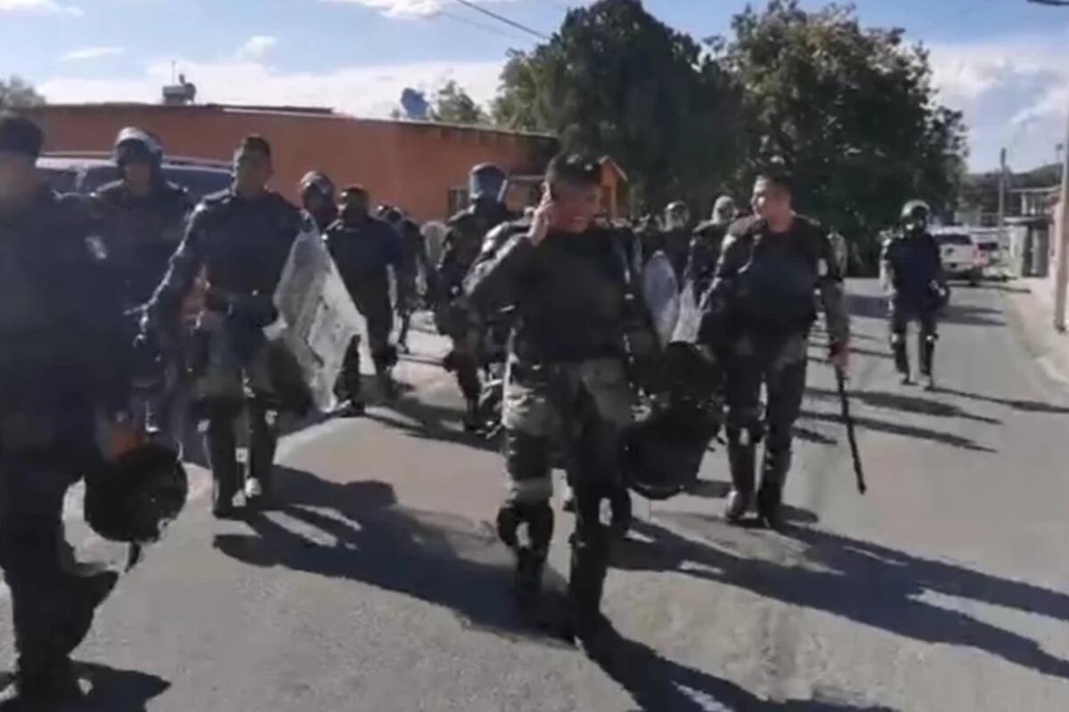 Campesinos desalojan a Guardia Nacional de presa en Chihuahua