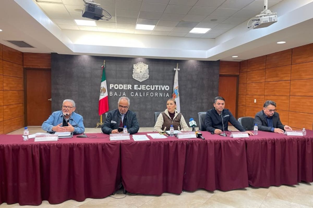 Buscan terminar con conflicto del agua tras reunión entre gobierno y agricultores