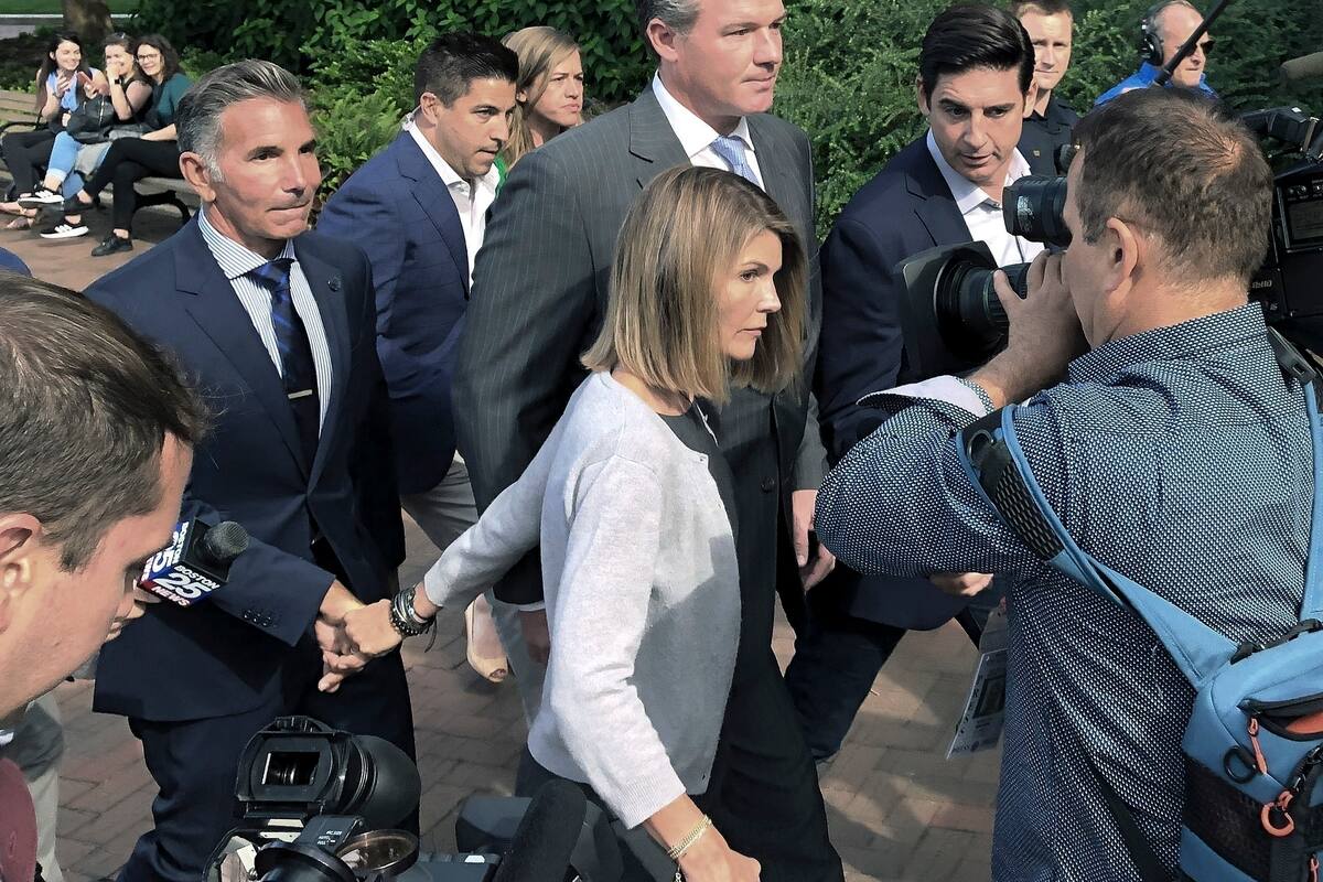 Lori Loughlin de ‘Full House’ y su esposo se declaran culpables de fraude