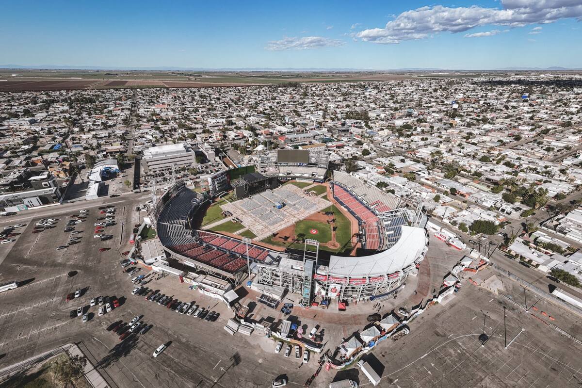 Todo listo para Carin León esta noche en Mexicali