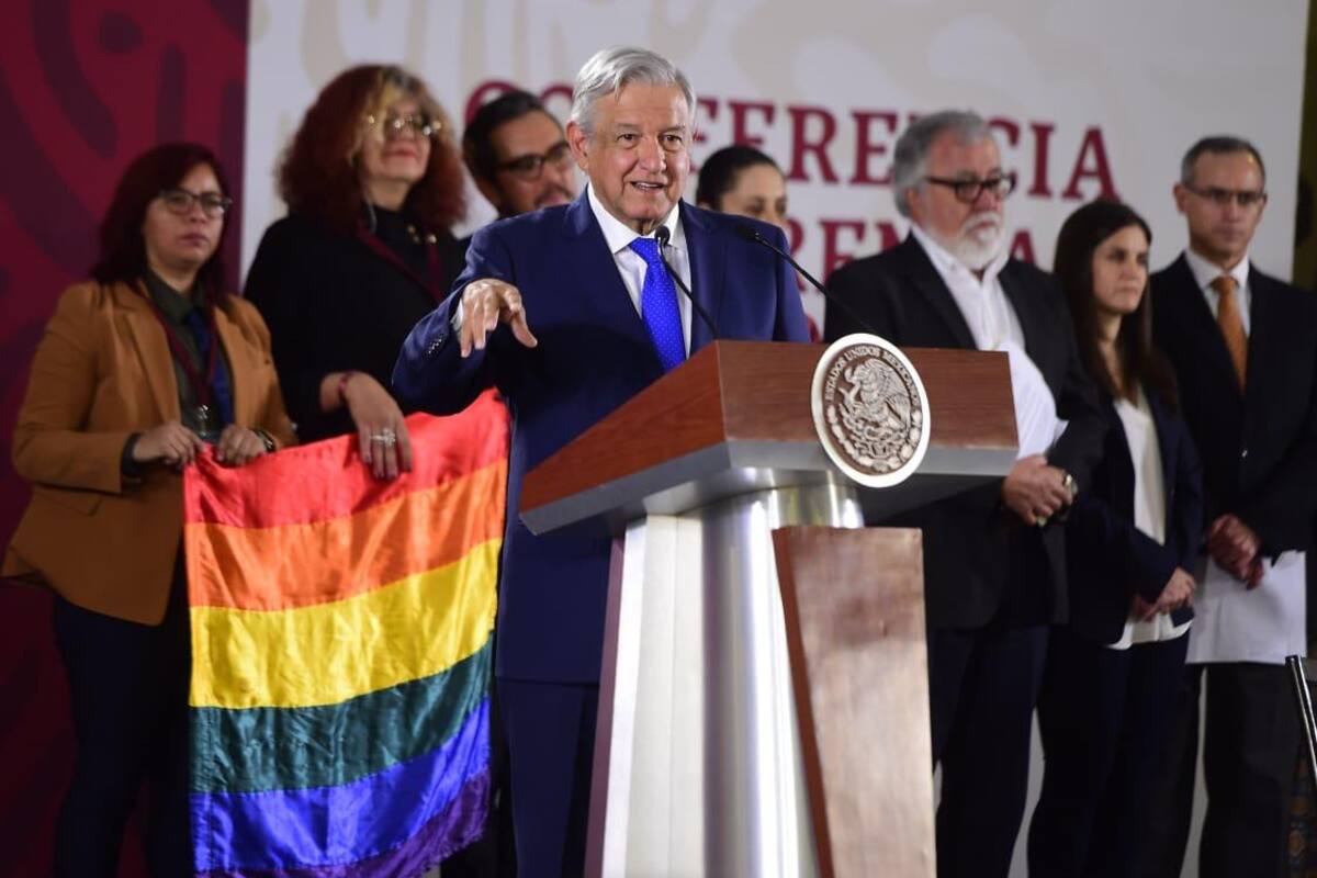 AMLO descarta ley federal para matrimonio igualitario