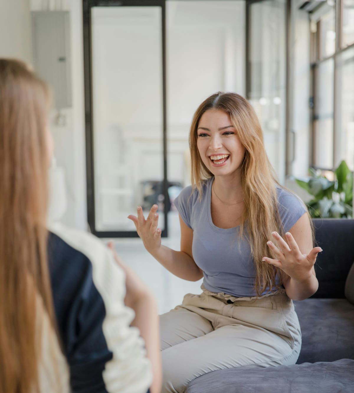 Estudios científicos indican que cada persona expresa sus emociones de manera distinta, incluso a través de su voz. Foto: Pexels