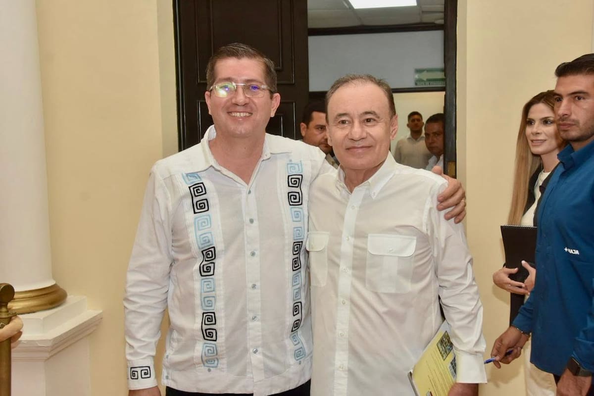En la foto aparecen el gobernador Alfonso Durazo y Jorge Alberto Elías Retes, alcalde de Navojoa. FOTO: ESPECIAL