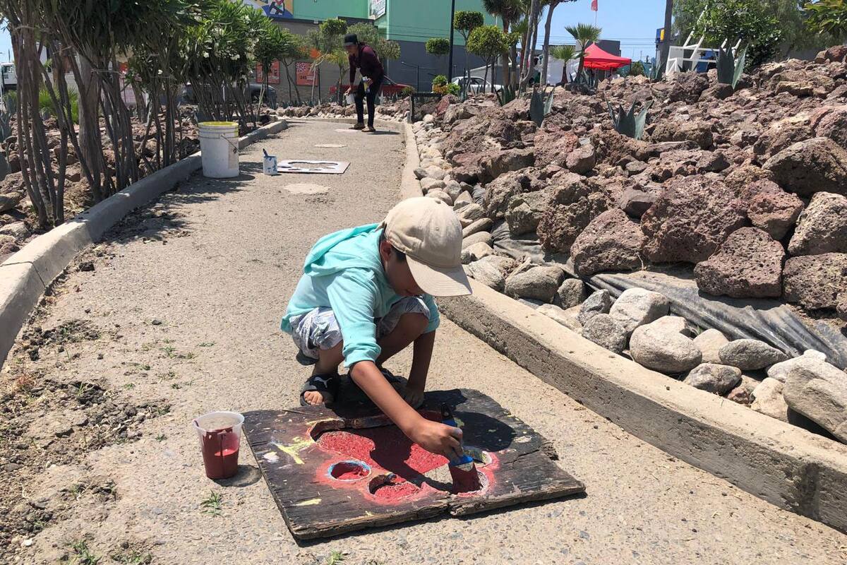Concientizan sobre perritos en la calle en Rosarito