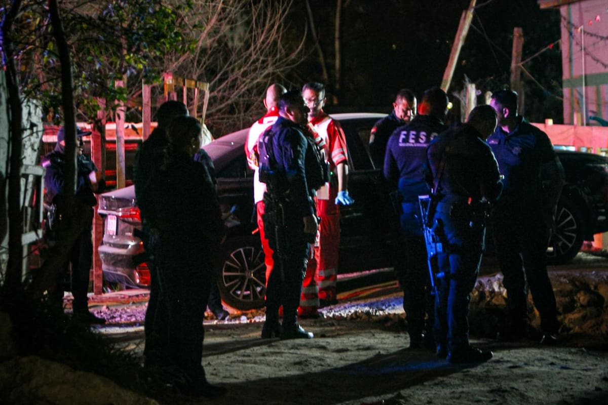 La víctima fue localizada con heridas en el pecho; autoridades aseguraron indicios balísticos en la escena. Foto: Border Zoom