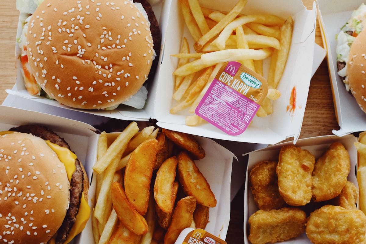 La adicción a los alimentos ultraprocesados en adultos mayores: un problema creciente