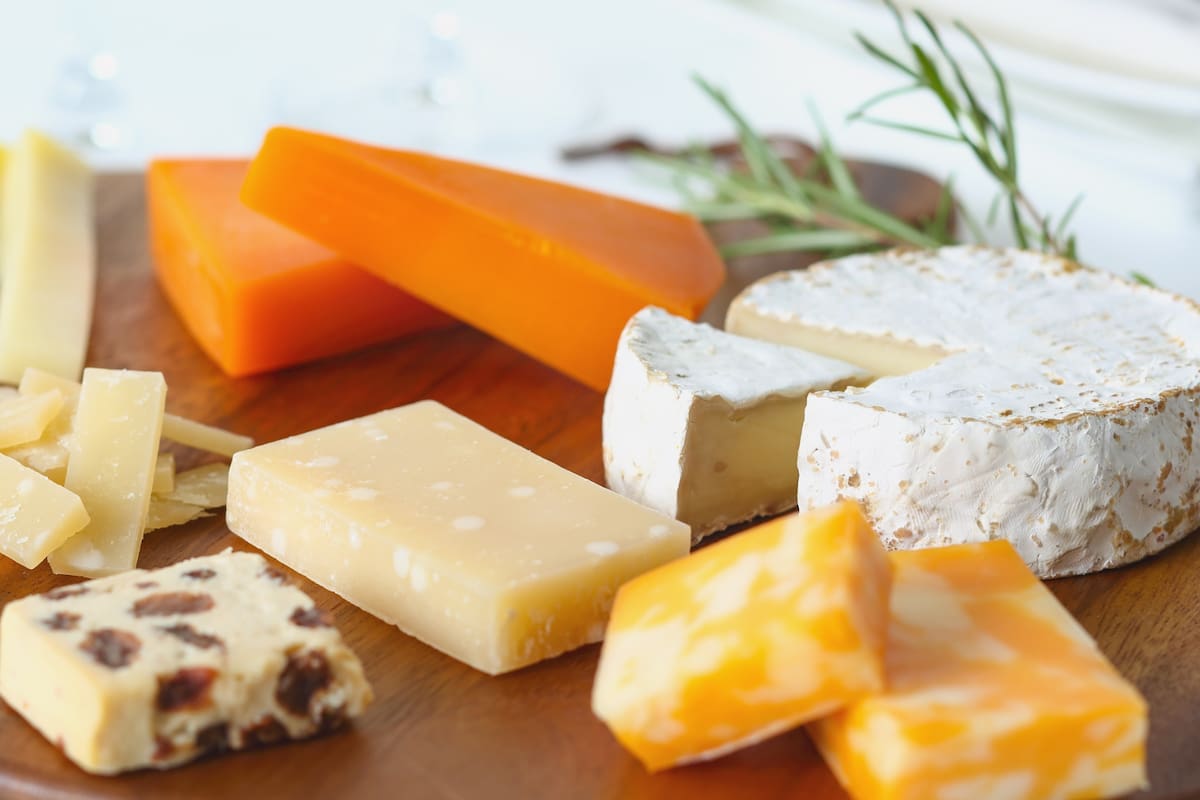 Cómo saber si un queso con moho es seguro para comer