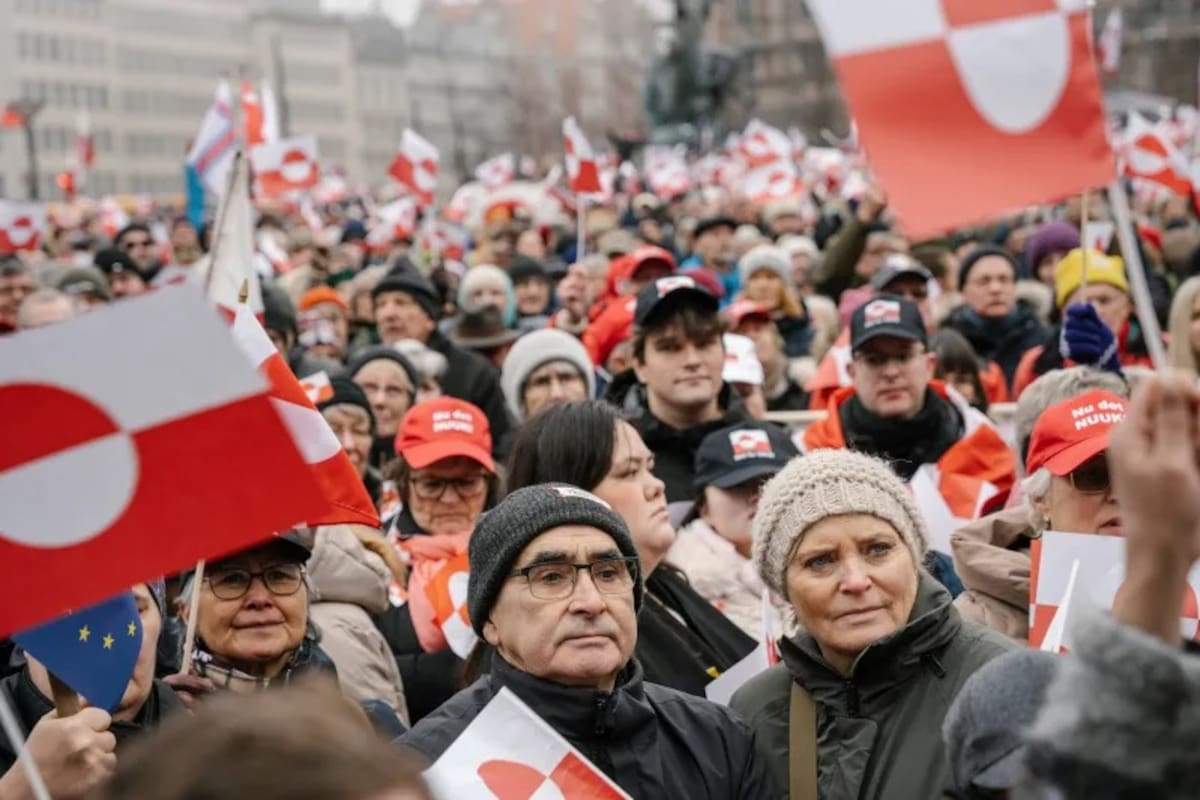 Manifestantes marchan durante una manifestación a favor de los groenlandeses en Copenhague, Dinamarca, el sábado 17 de enero de 2026. | Crédito: Emil Helms/Ritzau Scanpix vía AP