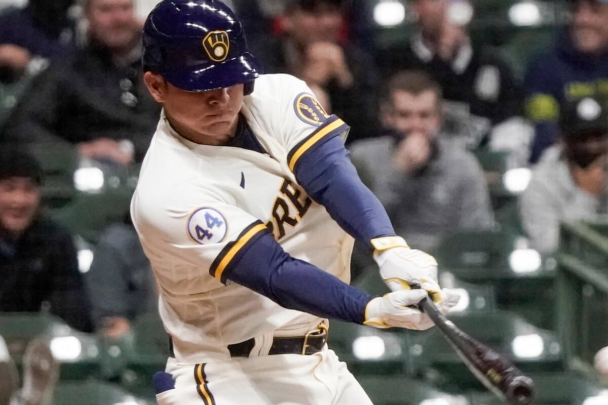 Luis Urías liga siete juegos con hit en el triunfo de Brewers sobre Diamondbacks