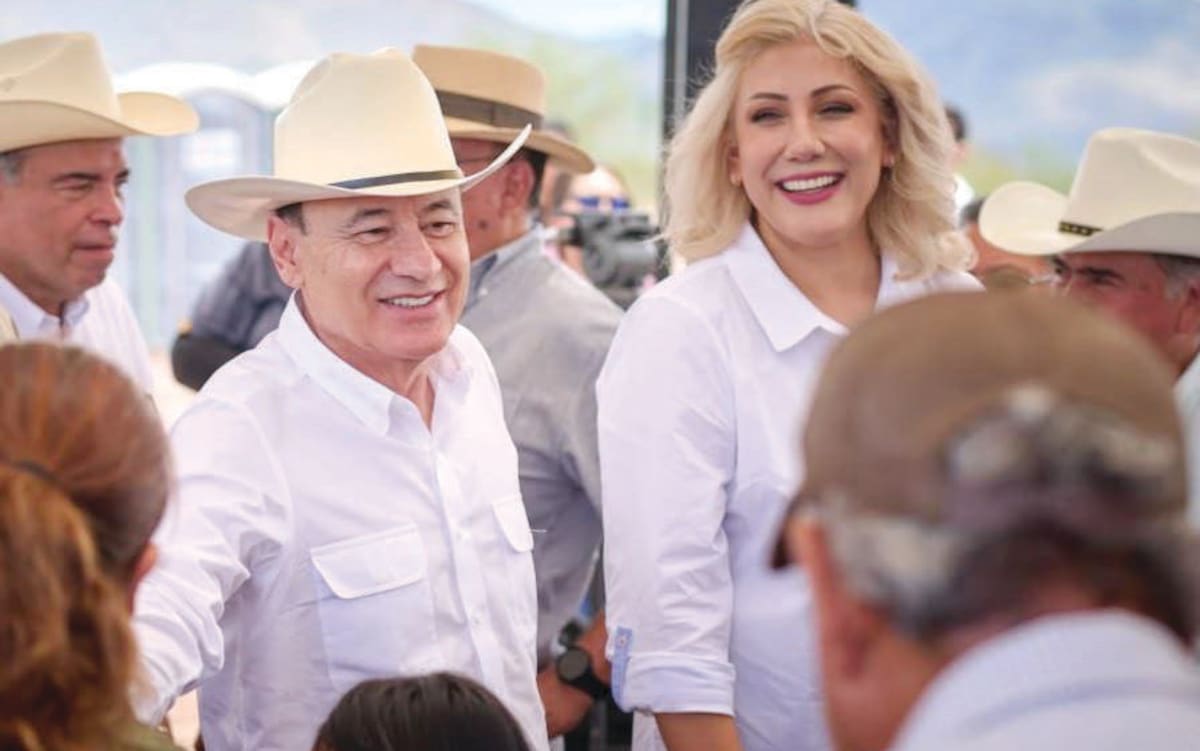 En la foto el gobernador Alfonso Durazo y la alcaldesa de Cajeme, Claudia Fabiola Santacruz Avilés. FOTO: CORTESÍA