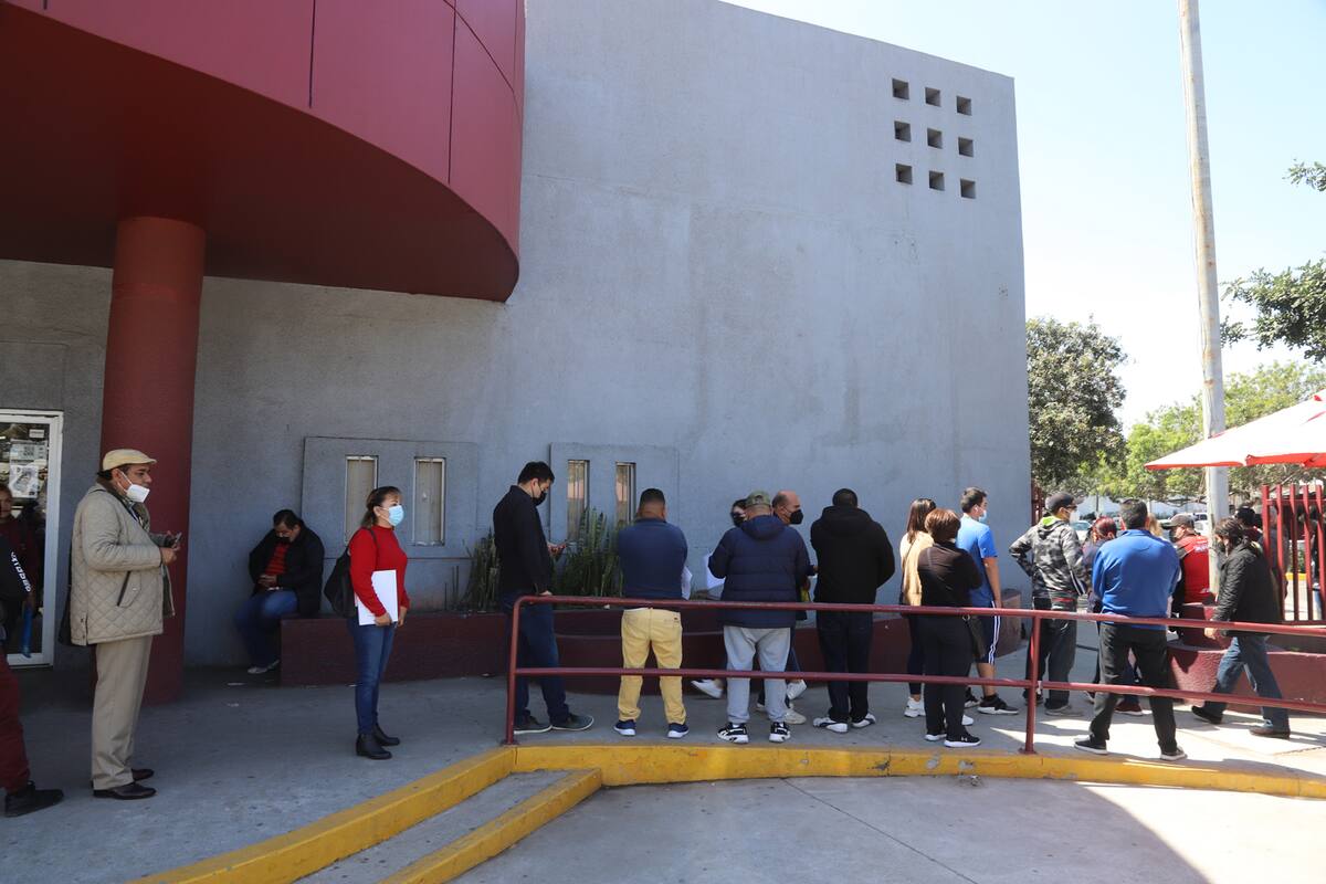 Entrega SAT placas provisionales por alta demanda