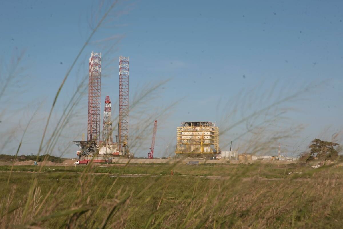 Juez federal da carpetazo a amparo contra construcción de refinería Dos Bocas