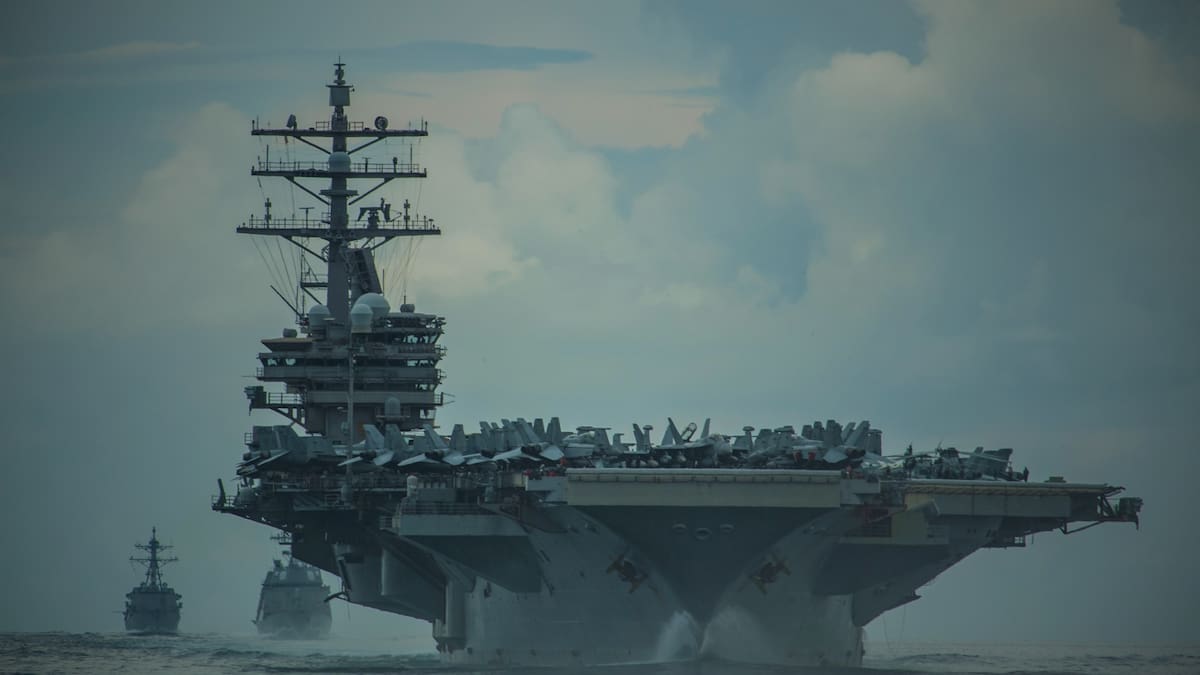 Portaviones nuclear USS Nimitz de EEUU, uno de los buques más grandes del mundo, llega a Panamá con el destructor USS Gridley, 90 aeronaves y 6 mil tripulantes en operación Southern Seas 2026, mientras redefine su ruta naval sin cruzar el Canal