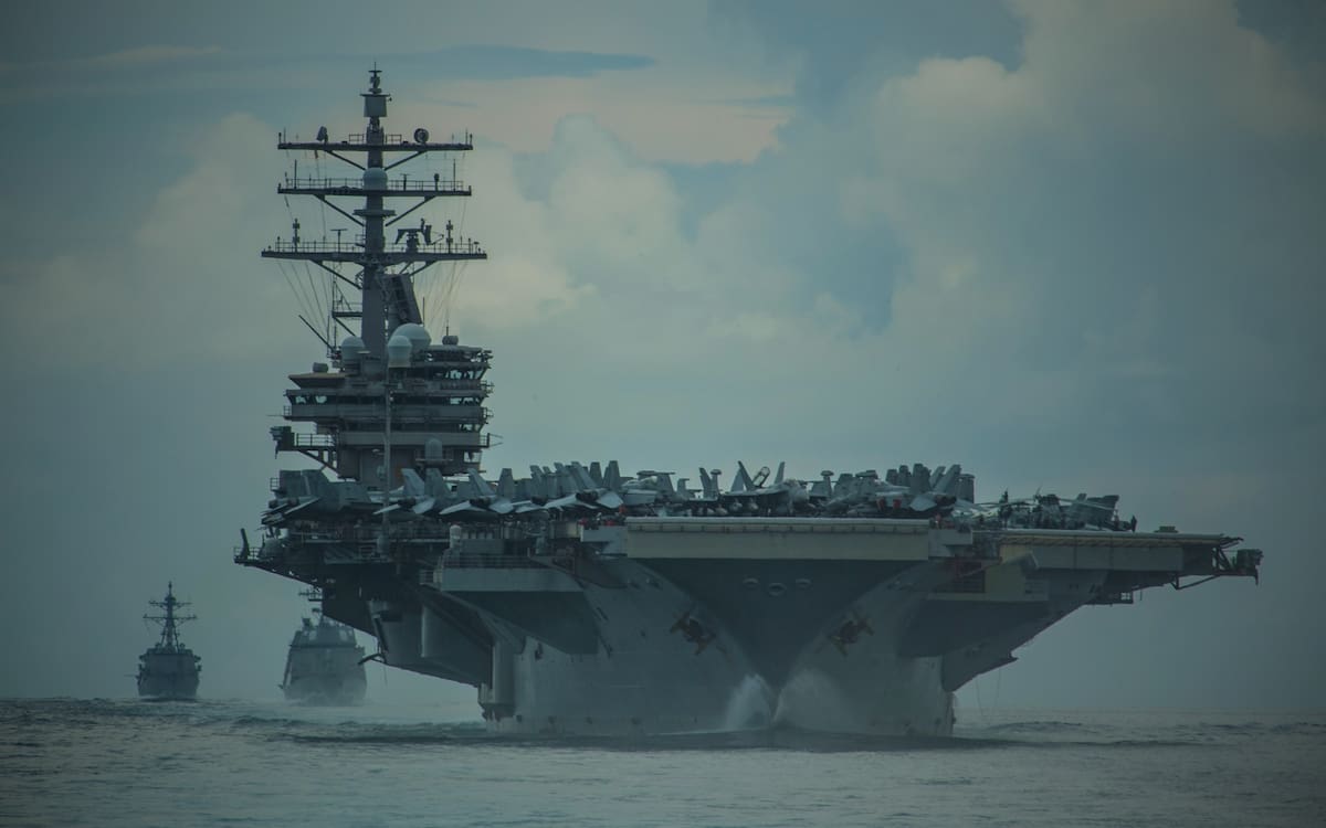 EEUU despliega el portaviones nuclear USS Nimitz y el destructor USS Gridley en Panamá durante su gira militar por América Latina, realiza ejercicios Southern Seas 2026 y redefine su ruta sin pasar por el Canal con más de 6 mil tripulantes. Foto: Especial (Reuters)