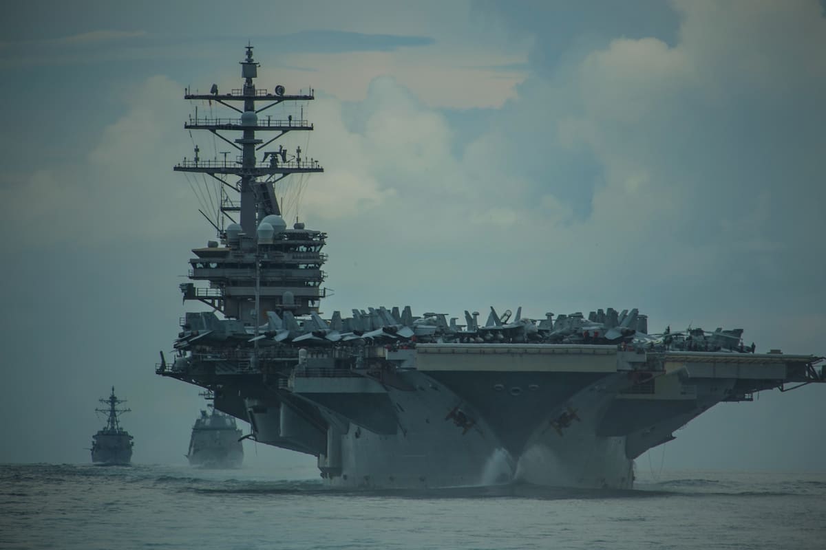 Portaviones nuclear USS Nimitz de EEUU, uno de los buques más grandes del mundo, llega a Panamá con el destructor USS Gridley, 90 aeronaves y 6 mil tripulantes en operación Southern Seas 2026, mientras redefine su ruta naval sin cruzar el Canal