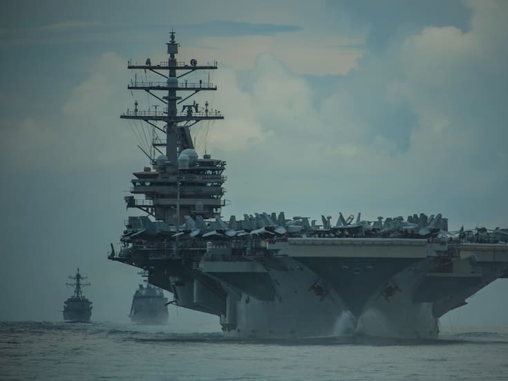 Portaviones nuclear USS Nimitz de EEUU, uno de los buques más grandes del mundo, llega a Panamá con el destructor USS Gridley, 90 aeronaves y 6 mil tripulantes en operación Southern Seas 2026, mientras redefine su ruta naval sin cruzar el Canal