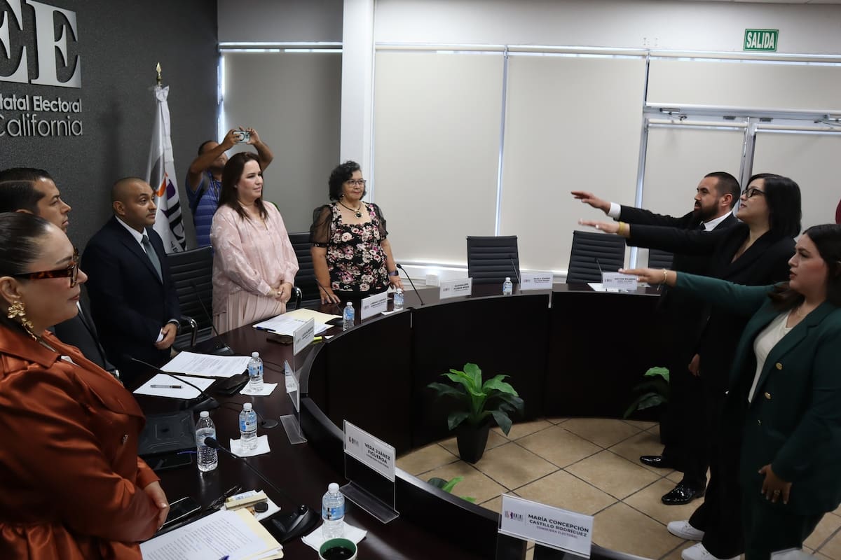 Toman protesta los nuevos consejeros del IEEBC
