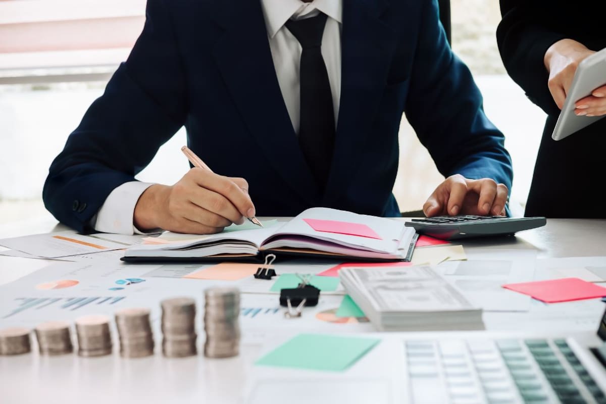 Empresas factureras podrían enfrentar nuevos controles en 2027, pues una iniciativa propone revisar desde el RFC, la capacidad económica de socios y el origen del capital para evitar operaciones simuladas