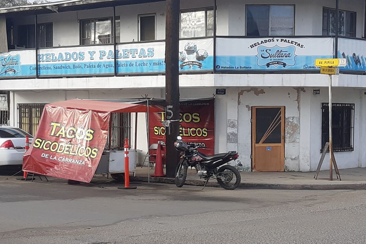 Puesto de tacos en Ensenada denuncia amenazas y cobro de piso