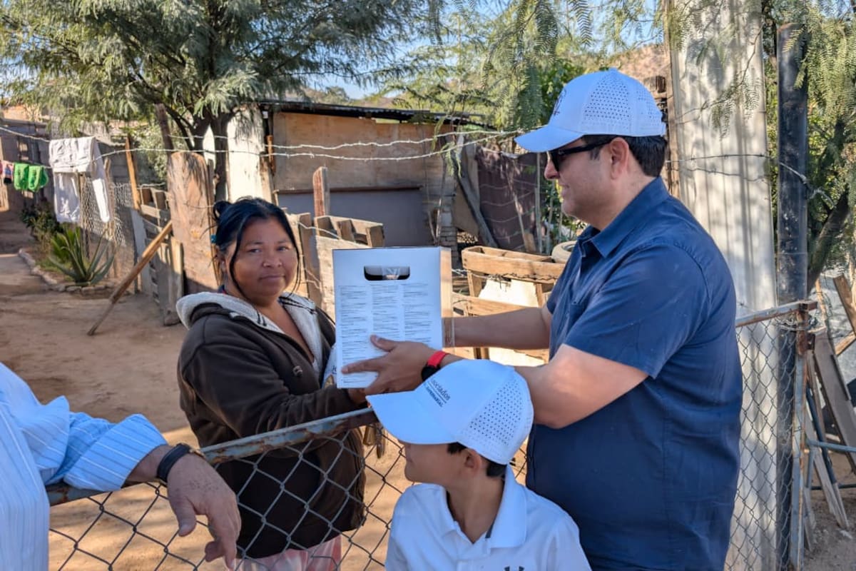 La Barra Sonorense de Abogados refuerza su tradición solidaria con entrega de despensas en la invasión Tres Reynas para más de 100 hogares