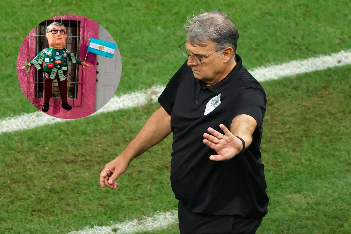 Crean piñata de 'Tata' Martino con billetes, tras eliminación de México en Mundial Qatar 2022