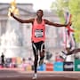 Sabastian Sawe hace historia y es el primer atleta en correr un Maratón en menos de 2 horas