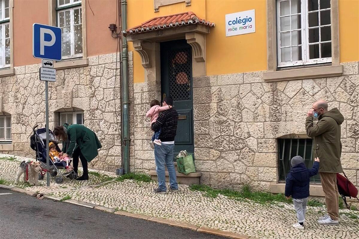 Investigan muerte de menor en Portugal tras recibir vacuna contra Covid