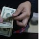 El dólar se mantiene con un valor en las casas de cambio de 17.25 pesos; bancos lo venden hasta en 17.96