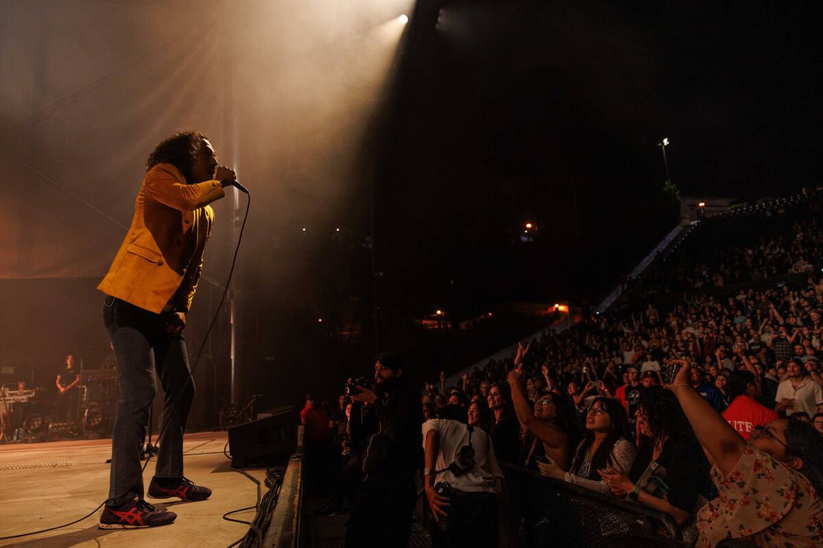 Chicano Batman  se presentó en el Cal Coast Credit Union como parte de su gira con el nuevo álbum “Notebook Fantasy”.