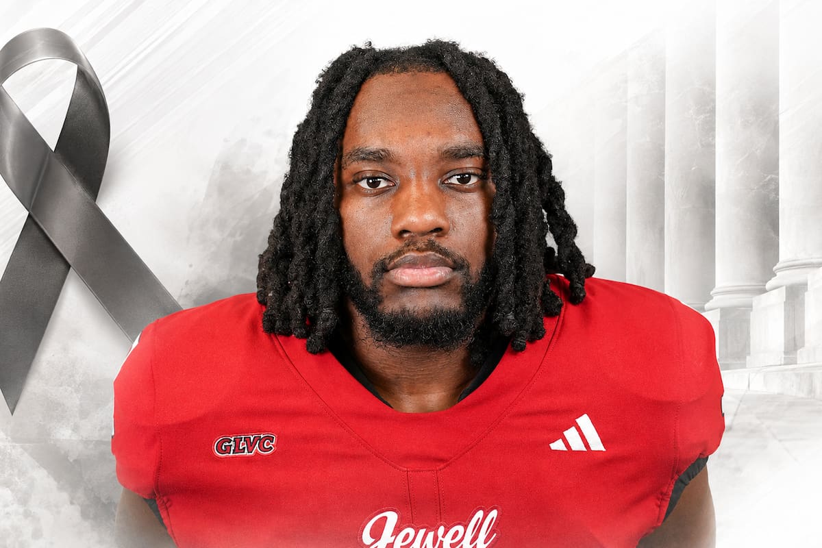 Tragedia en la NCAA: jugador de William Jewell College falleció tras sufrir emergencia médica durante partido; había anotado un touchdown