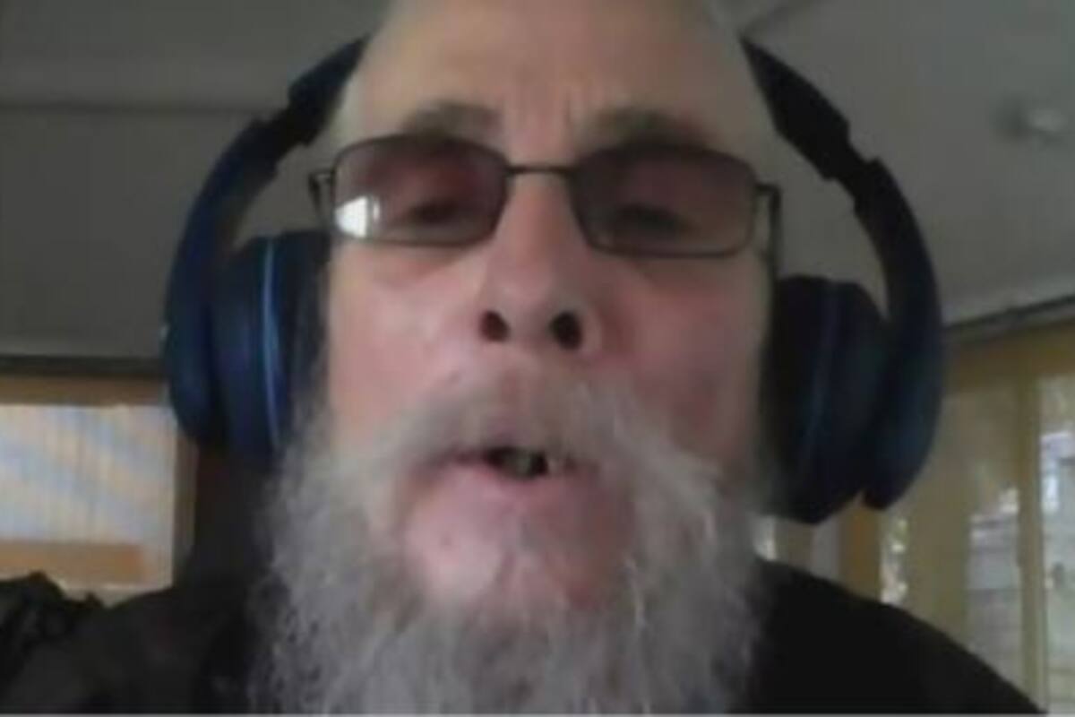 El hacktivista 'Comandante X' que participó en Anonymous es arrestado en México