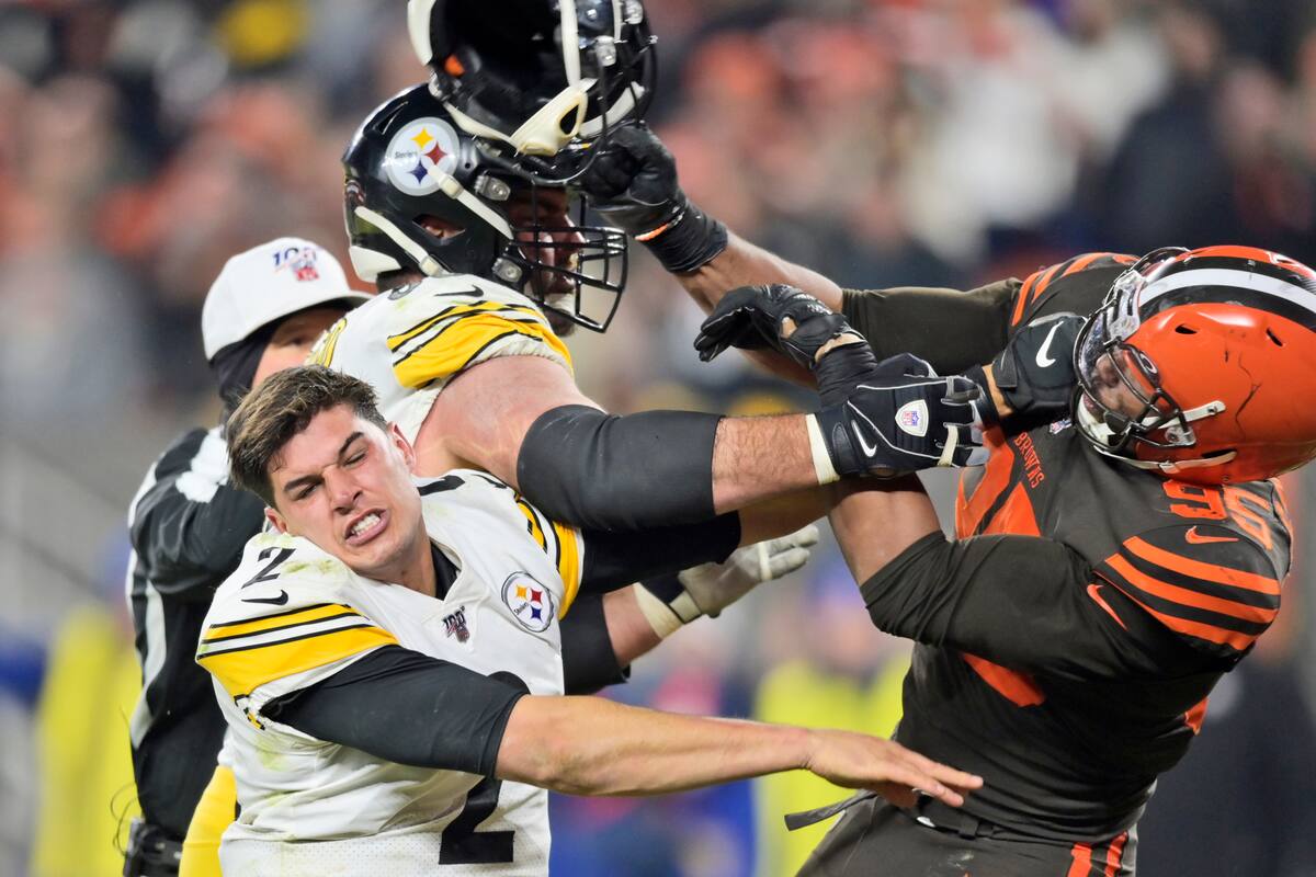NFL levantó castigo a Myles Garrett de los Browns