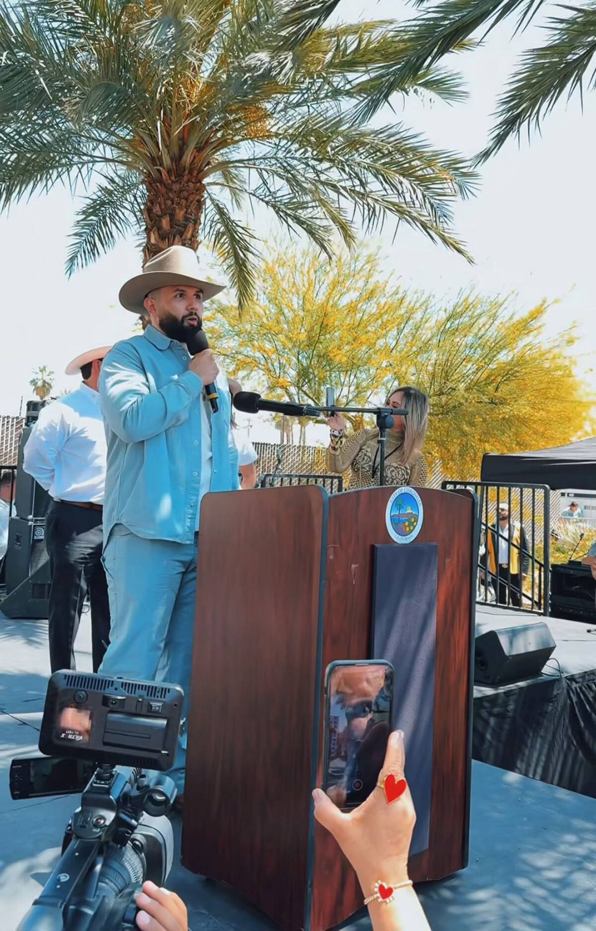 Carin León agradeció el reconocimiento.