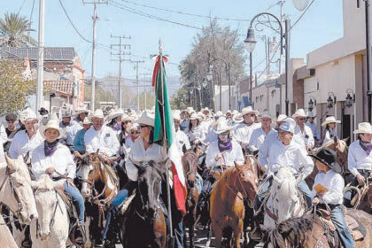 Realizan cabalgata del Padre Kino