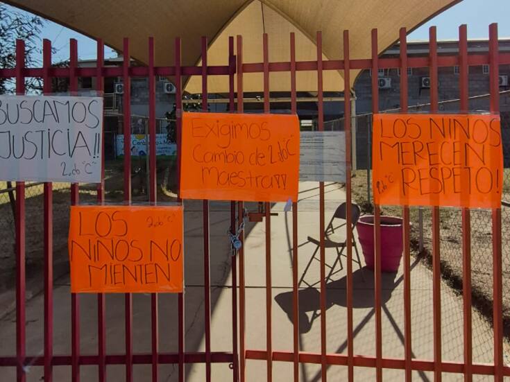 Padres de familia toman kínder en Valle del Pedregal por presunto maltrato de docente