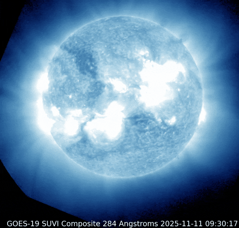 Observa las ondulaciones producidas por la onda coronal que se desprendió durante la llamarada solar X5.1. (Foto: Centro de Predicción del Clima Espacial de la NOAA)