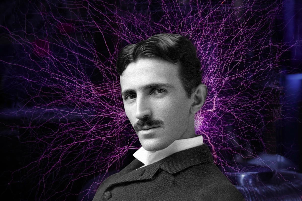 Nikola Tesla, inventor al que le robaron algunas de sus ideas, dijo: “No me importa que roben mis ideas, me importa que no tengan las suyas”