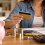 Cuándo sí conviene solicitar un crédito para pagar un crédito anterior y cuáles son los casos en los que esta estrategia permite reducir intereses y proteger las finanzas de la familia