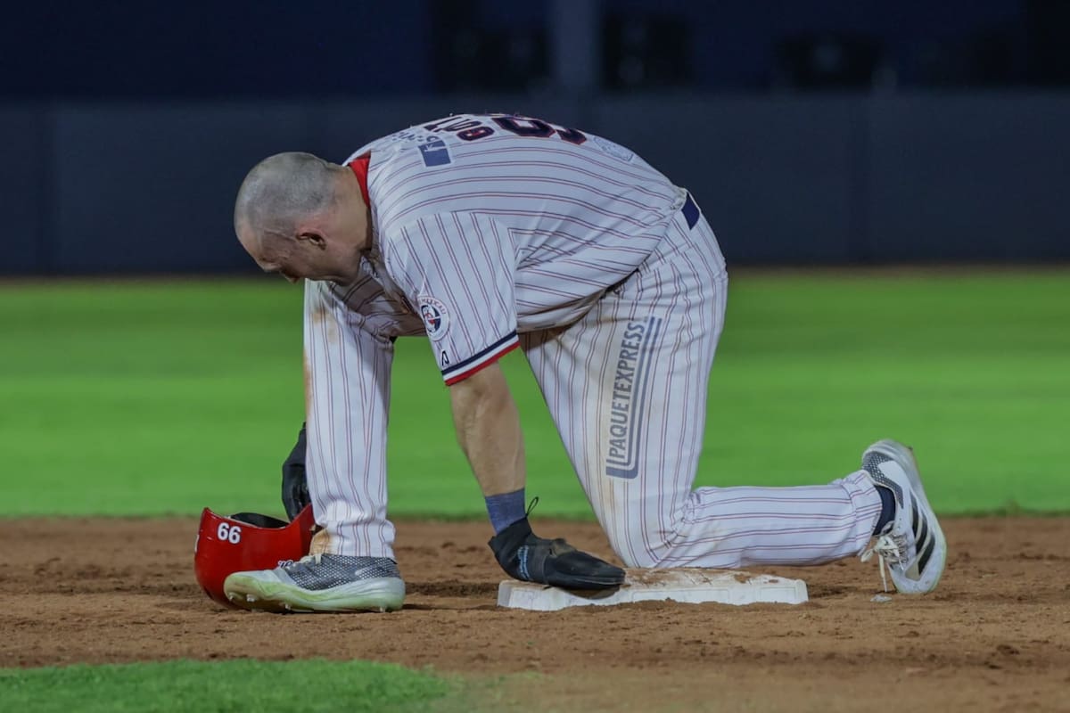 Águilas sufre barrida y se queda sin manager
